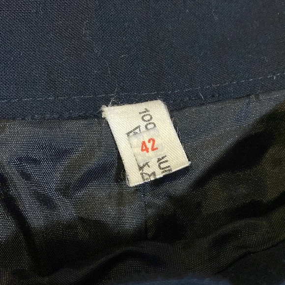 Traditional German Skirt - Picture 5 of 7
